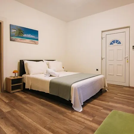 Beachfront With Private Parking Ae1183 Apartment Vrsi